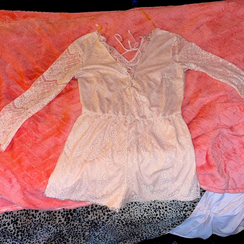 Lace cream romper